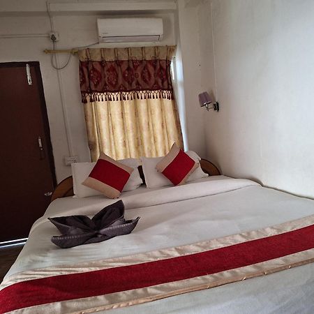 Hotel Shiva'S Dream Sauraha Kültér fotó