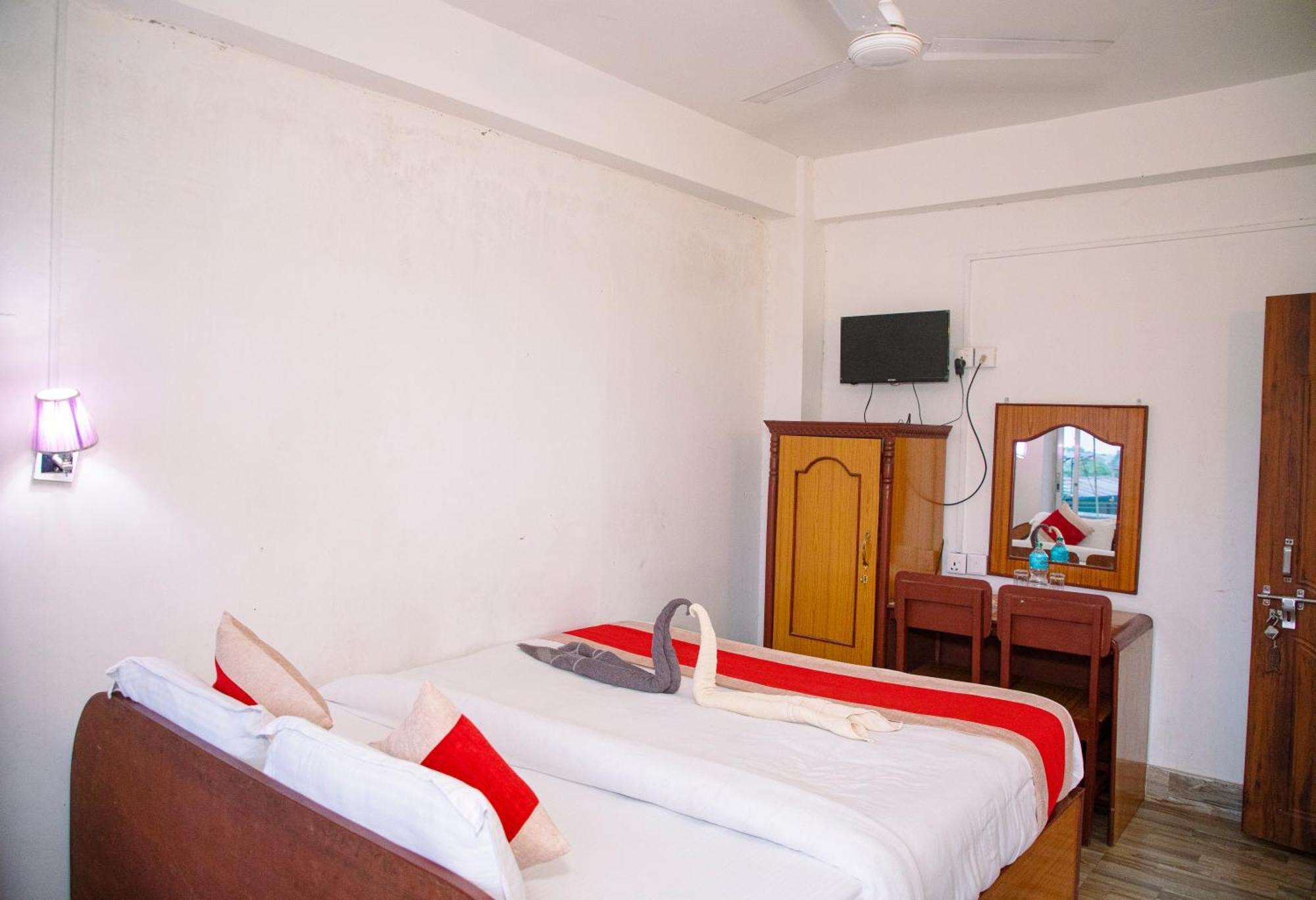 Hotel Shiva'S Dream Sauraha Kültér fotó