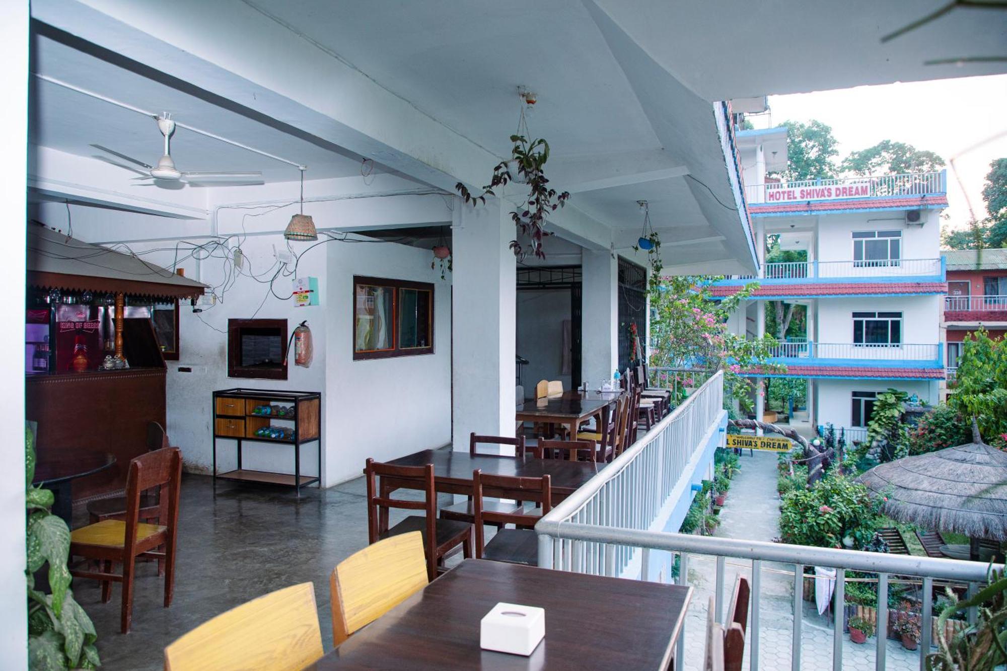 Hotel Shiva'S Dream Sauraha Kültér fotó