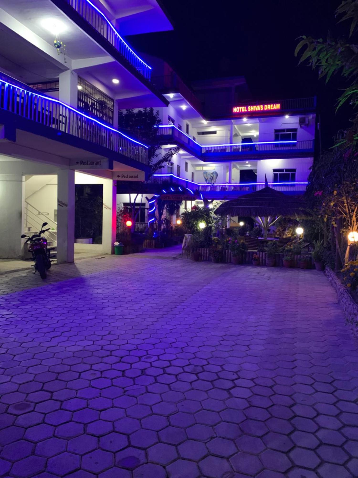 Hotel Shiva'S Dream Sauraha Kültér fotó