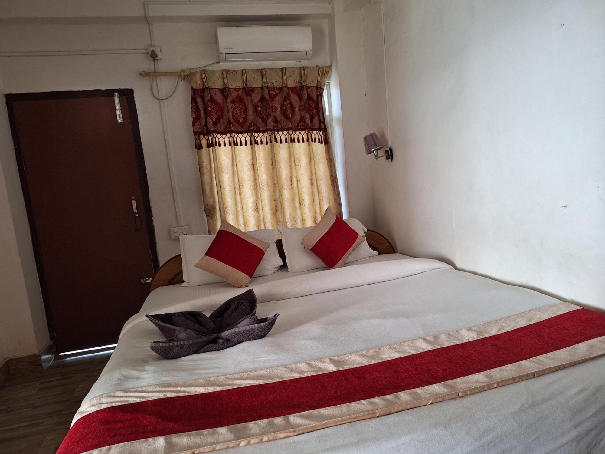 Hotel Shiva'S Dream Sauraha Kültér fotó