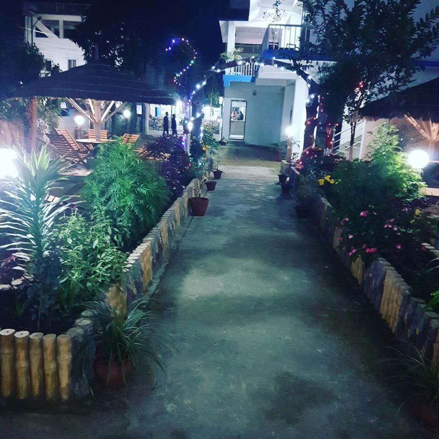 Hotel Shiva'S Dream Sauraha Kültér fotó